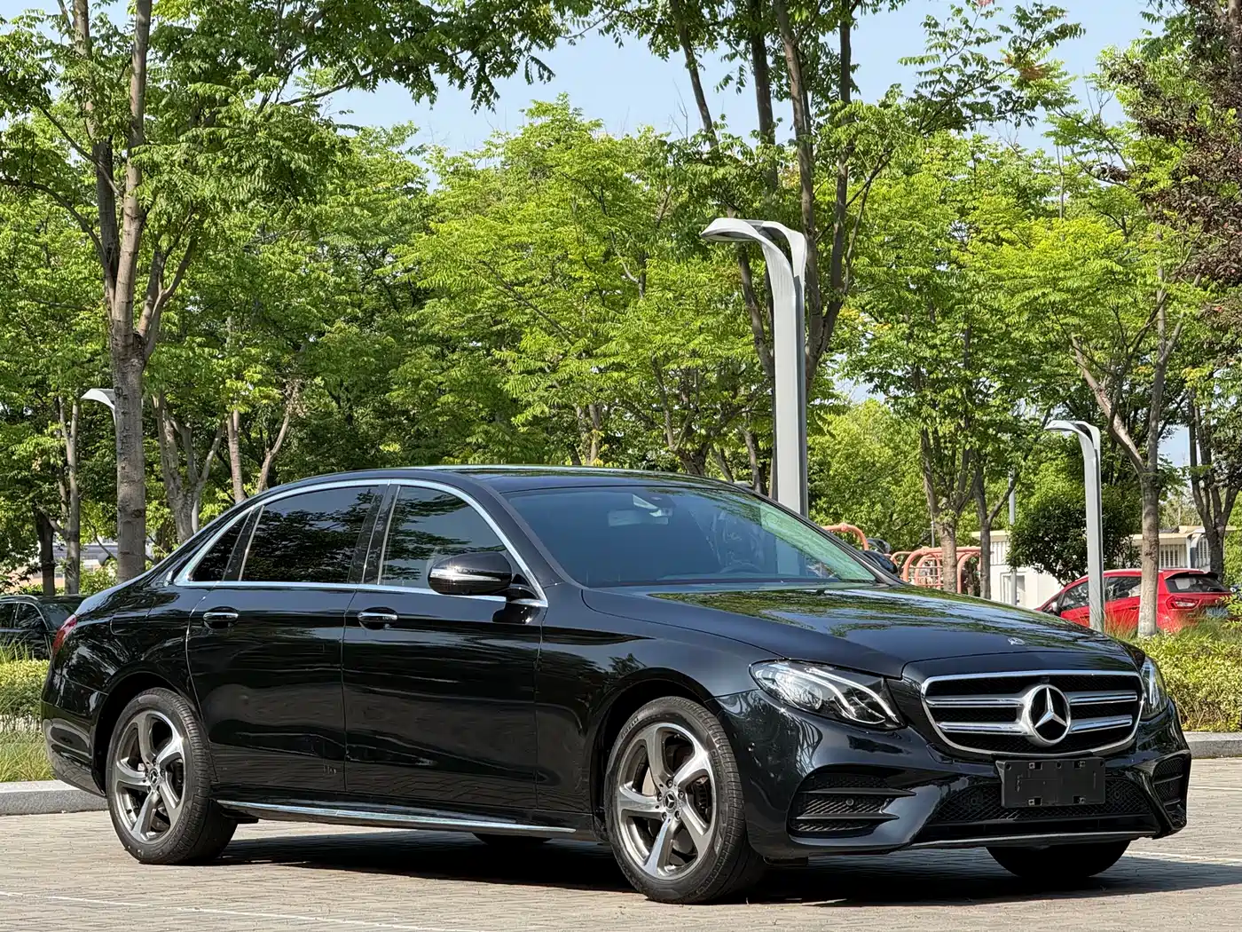 Mercedes-Benz E-Class 2018 Facelift E 300 L Sport Luxury фото 3
