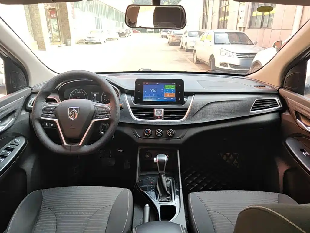 Baojun 730 2022 2021 1.5T CVT Fashion 7-Seater