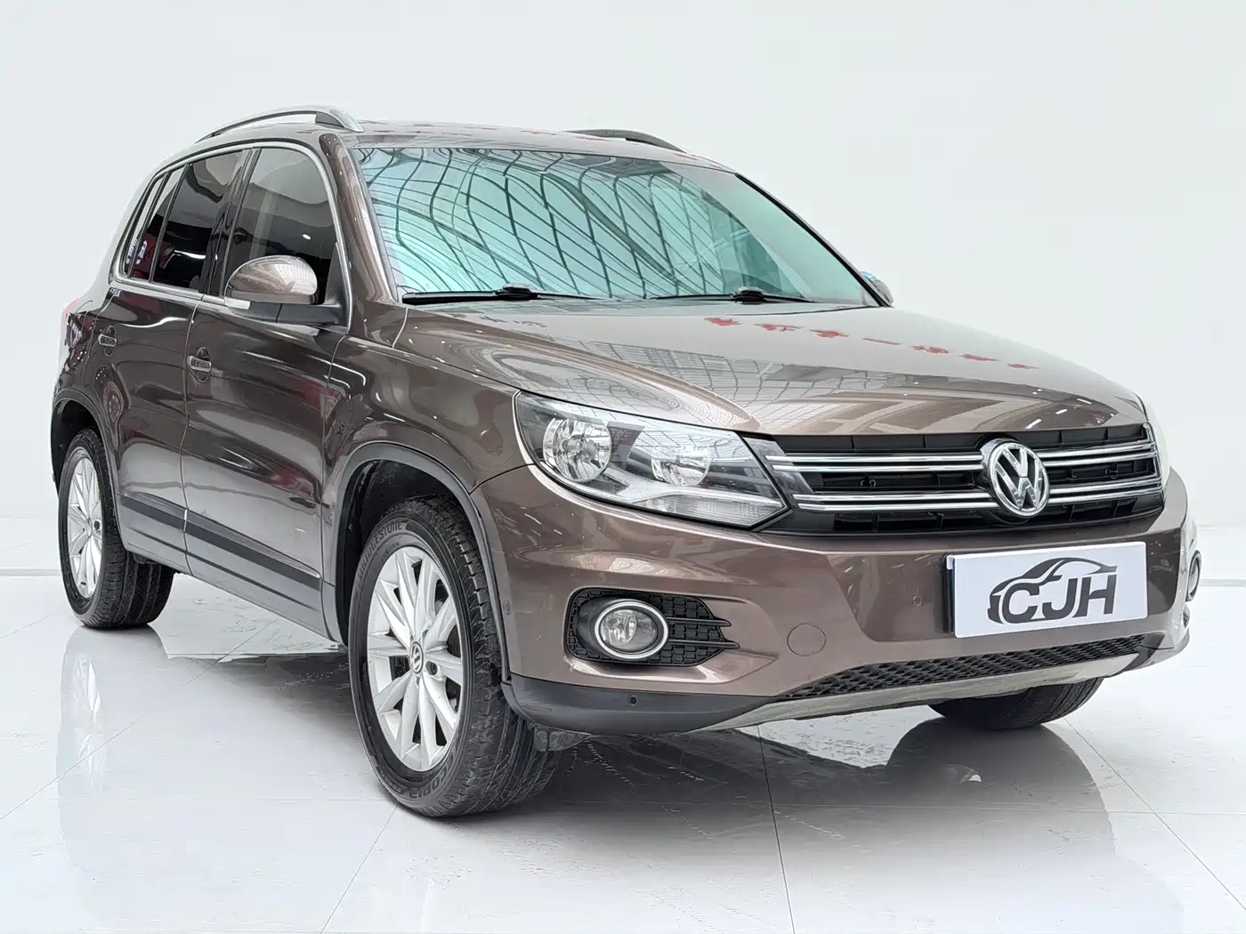 Volkswagen Tiguan 2012 2.0TSI Luxury Edition фото 6