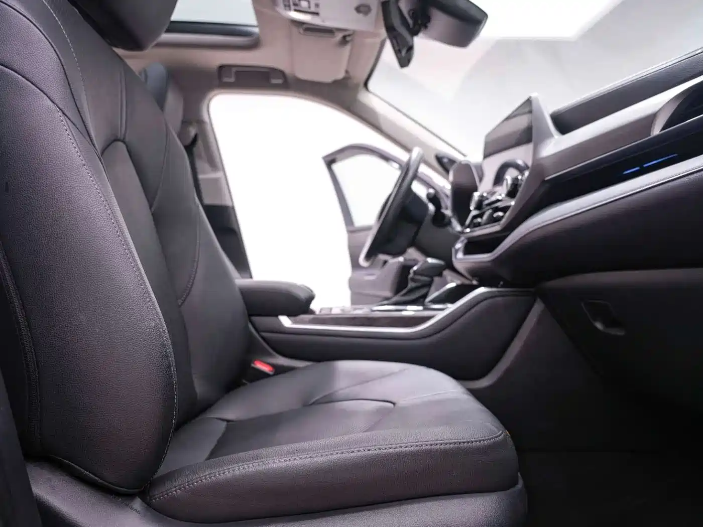 Toyota Highlander 2022 Dual Engine 2.5L 4WD Supreme Edition 7-Seater фото 25