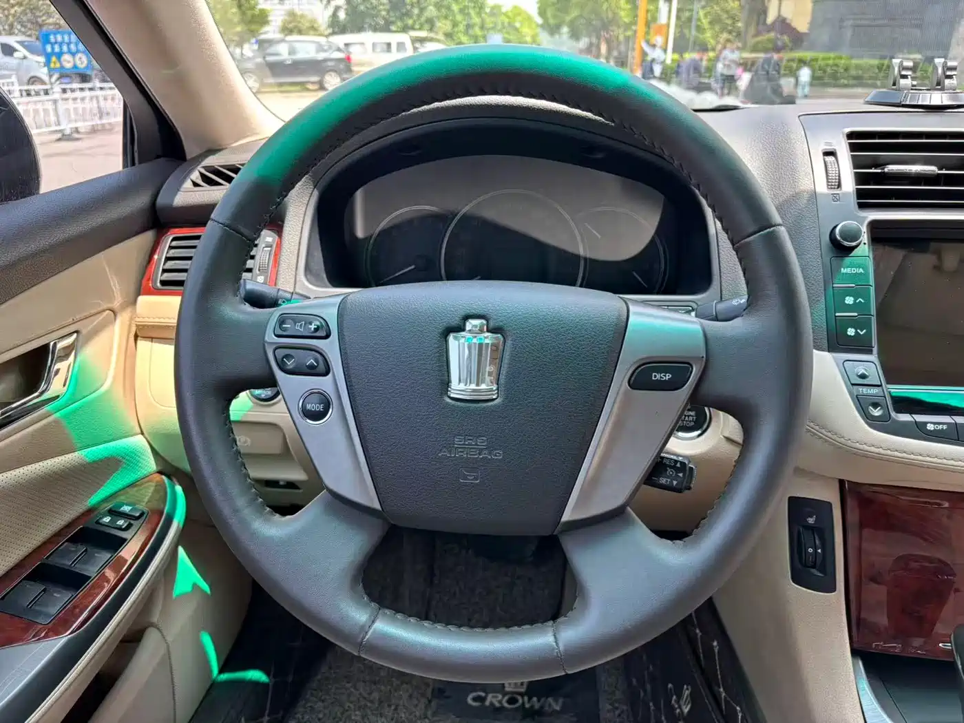 Toyota Crown 2012 2.5L Royal Leather Edition фото 10
