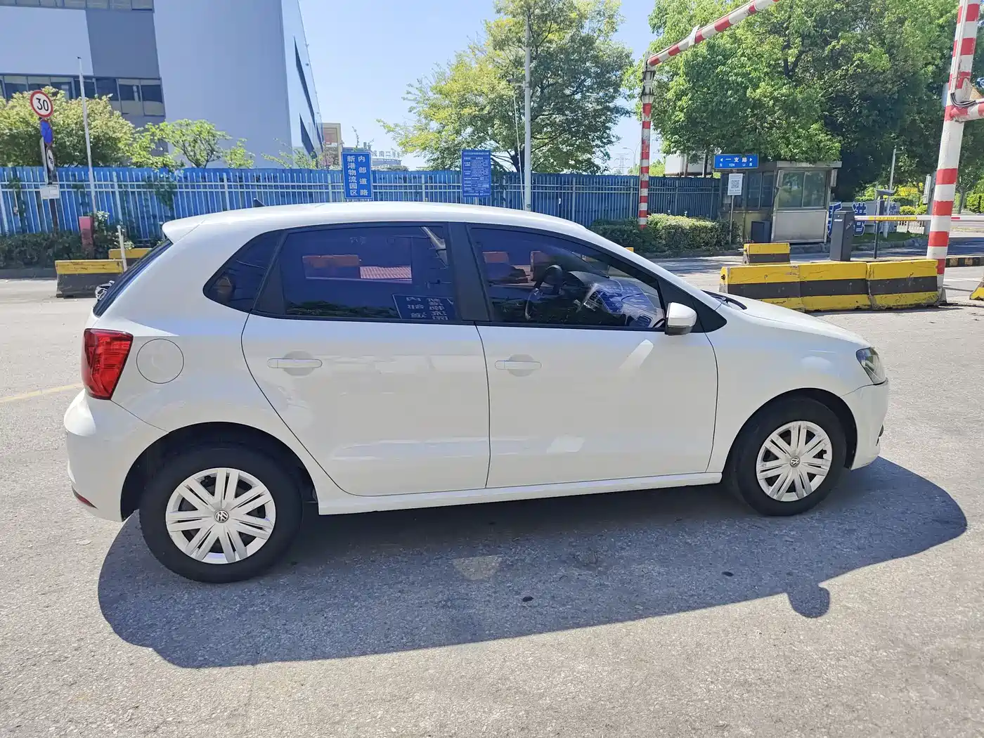 Volkswagen Polo 2018 1.5L Auto Safe Drive фото 5