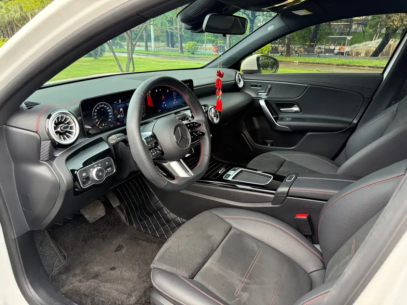 Mercedes-Benz A-Class 2025 A 200 L Fashion Edition фото 7