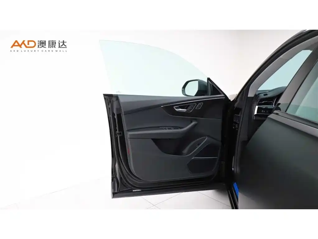 Audi Q8 2023 2022 55 TFSI Luxury Dynamic