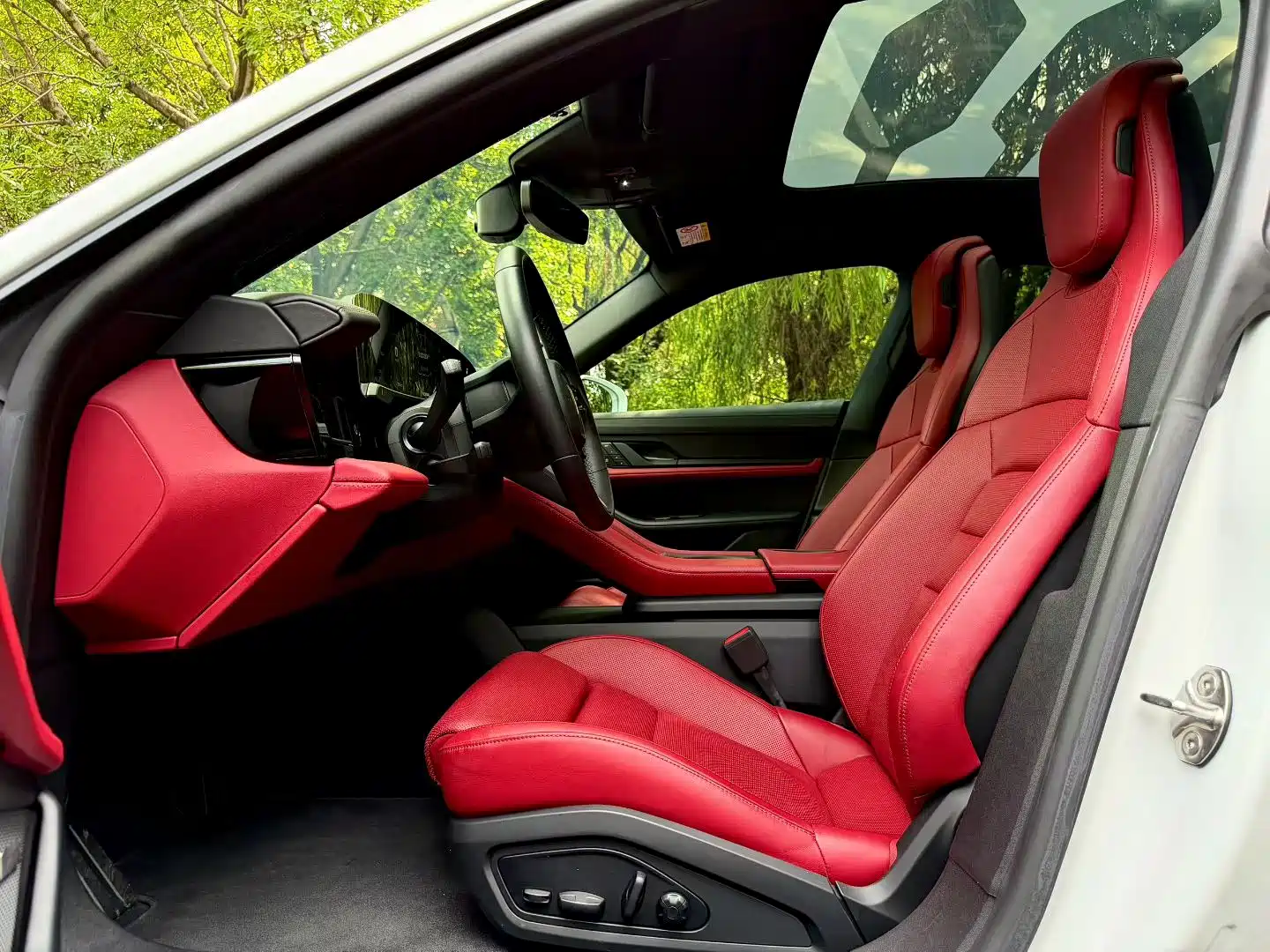 صورة 6 - Porsche Taycan