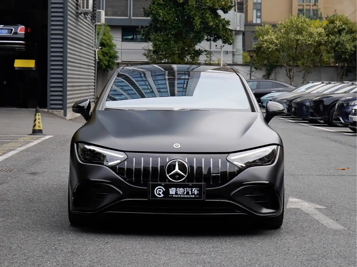 MERCEDES-BENZ EQE AMG