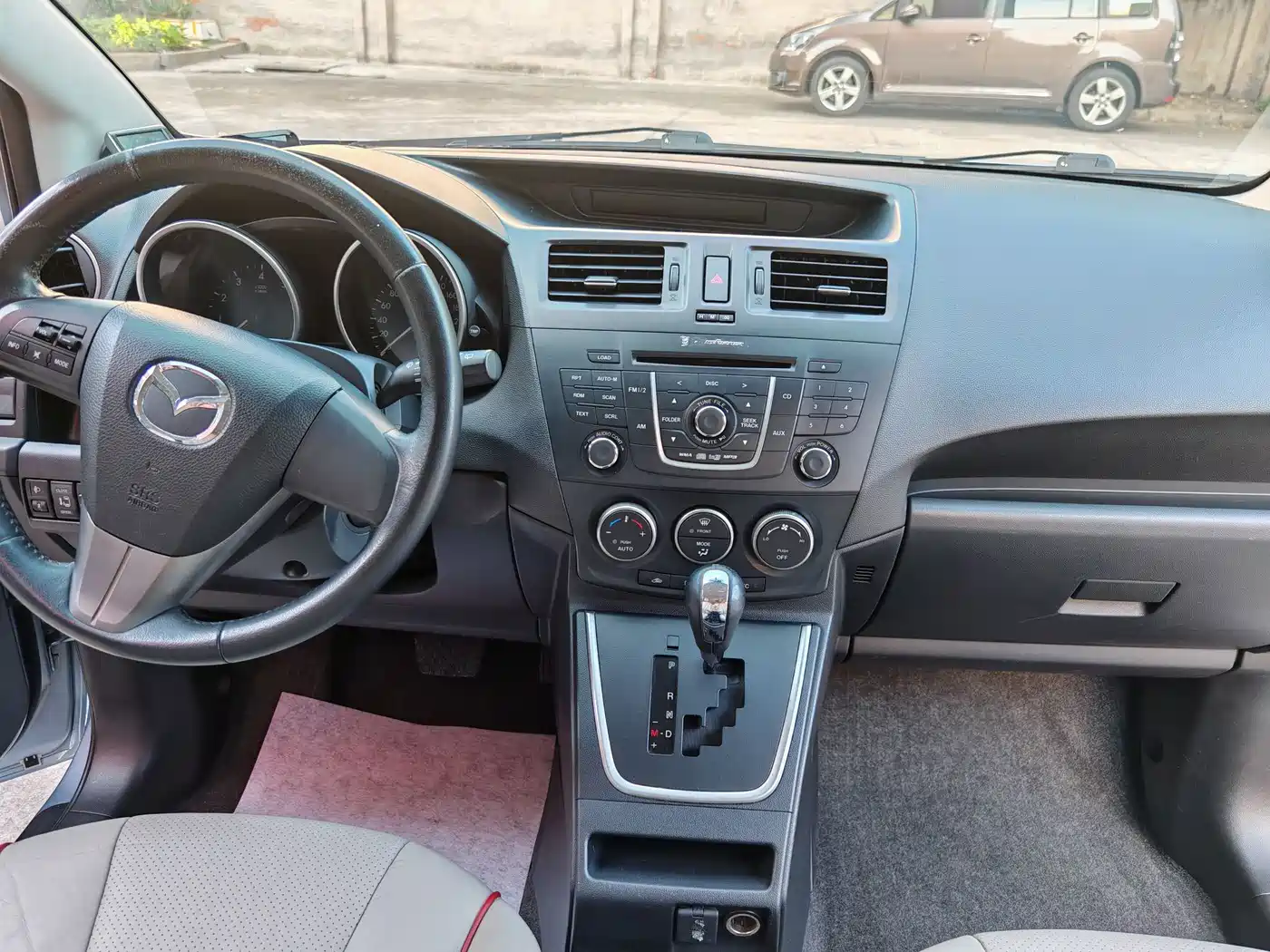 Mazda Mazda5 2011 2011 2.0L Automatic Luxury