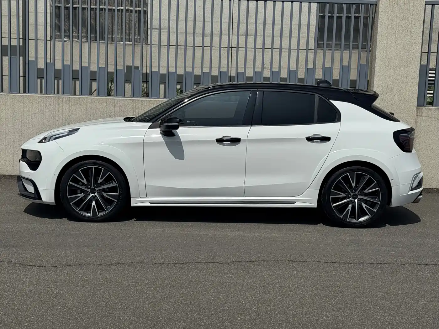 Lynk & Co 02 Hatchback 2022 2.0TD Pro фото 7
