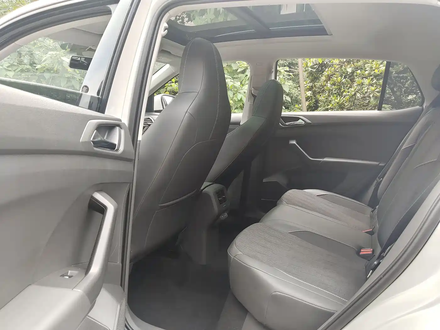 Volkswagen T-Cross 2022 280TSI DSG Comfort Edition фото 12