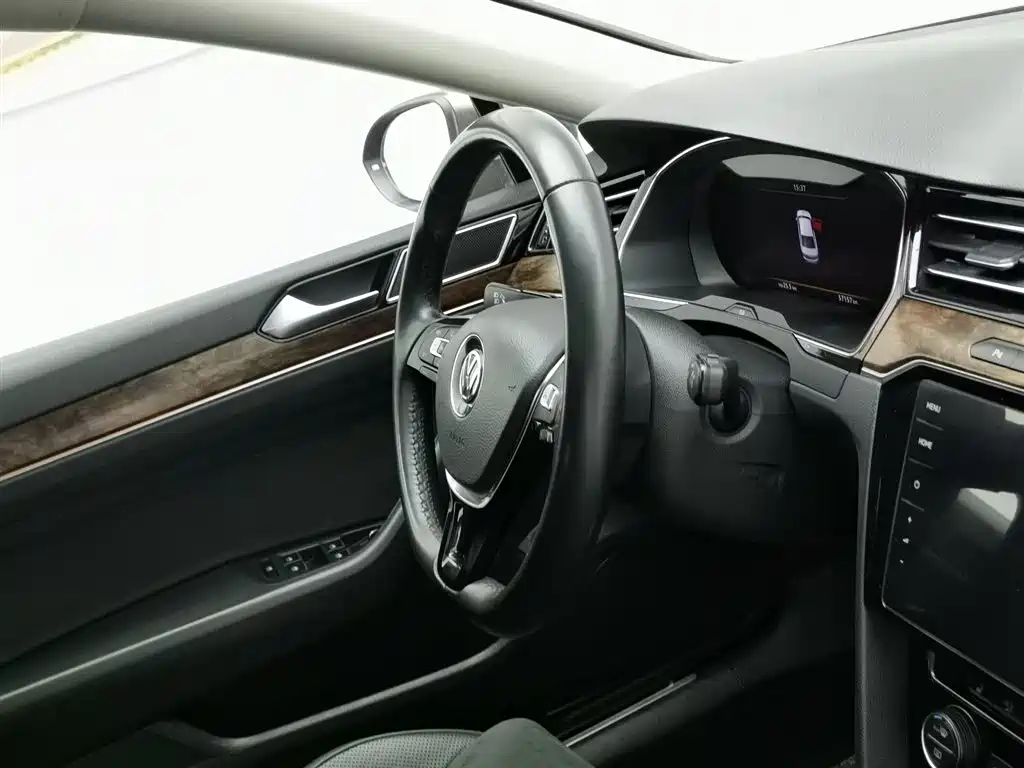 Volkswagen Magotan 2018 330TSI DSG Premium фото 22