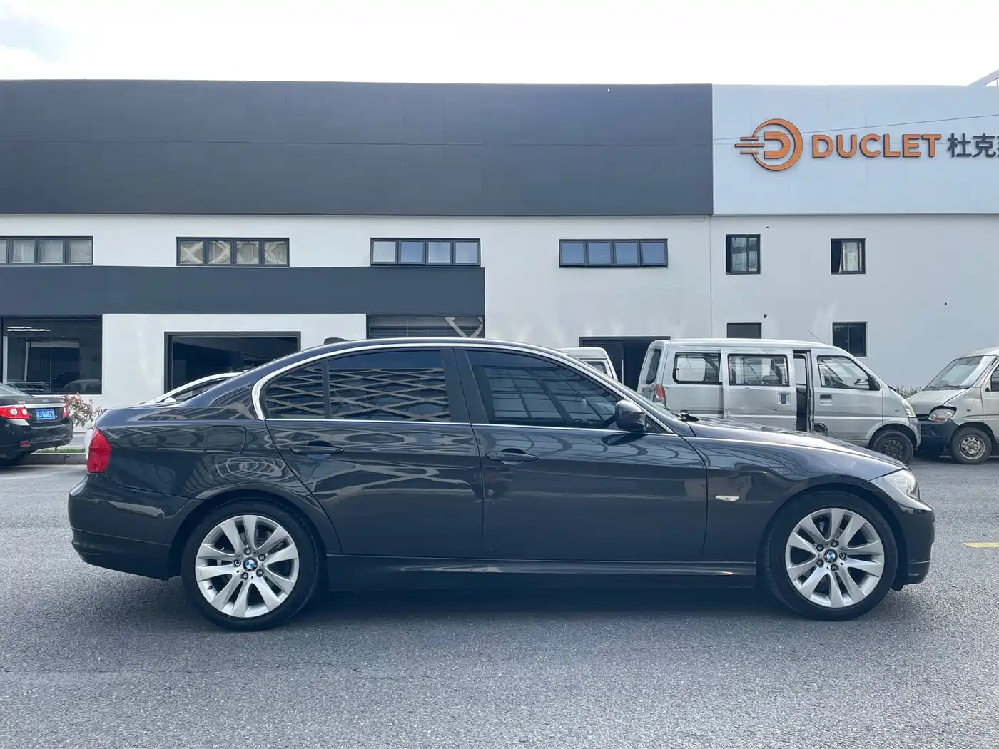 BMW 3 Series 2012 320i Luxury фото 16