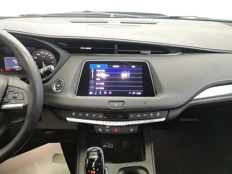 Cadillac XT4 2021 28T FWD Premium Edition фото 13