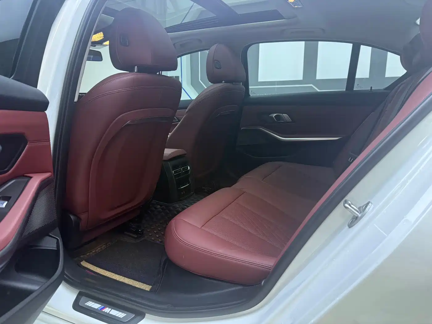 BMW 3 Series 2023 320Li M Sport Package фото 8