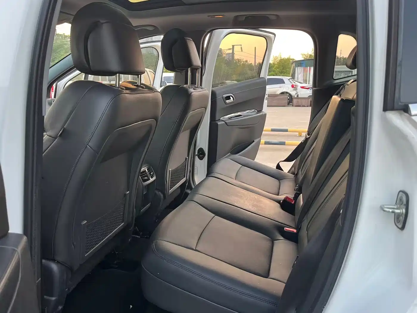 Peugeot 3008 2015 2.0L Automatic Trend Edition фото 6