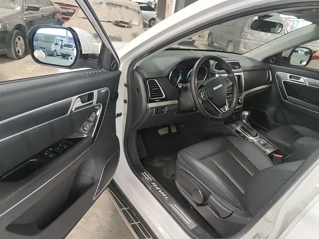 Haval H6 Coupe 2016 Blue Label 1.5T Automatic 2WD Urban фото 16