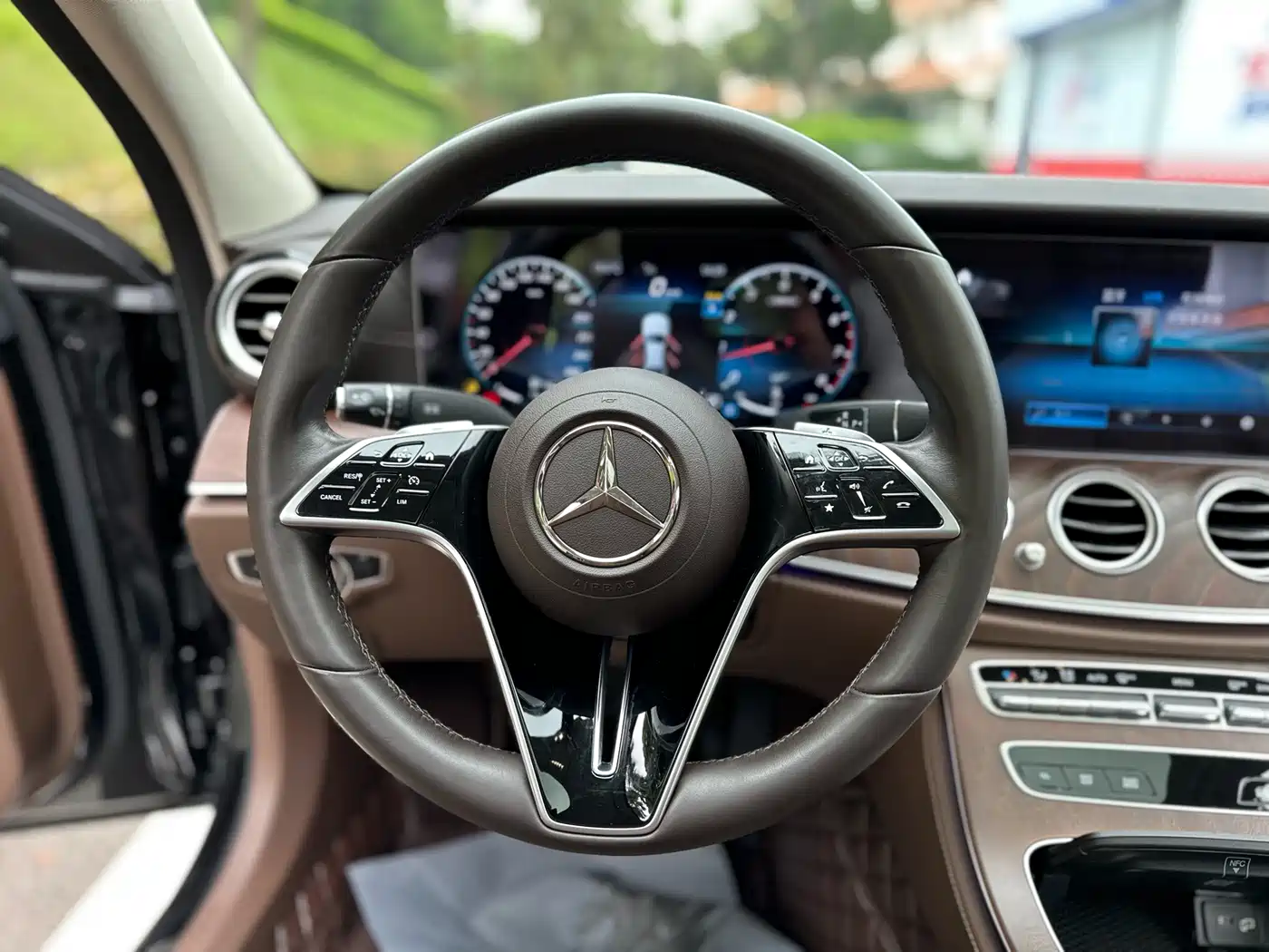 Mercedes-Benz E-Class 2023 E 300 L Luxury фото 6
