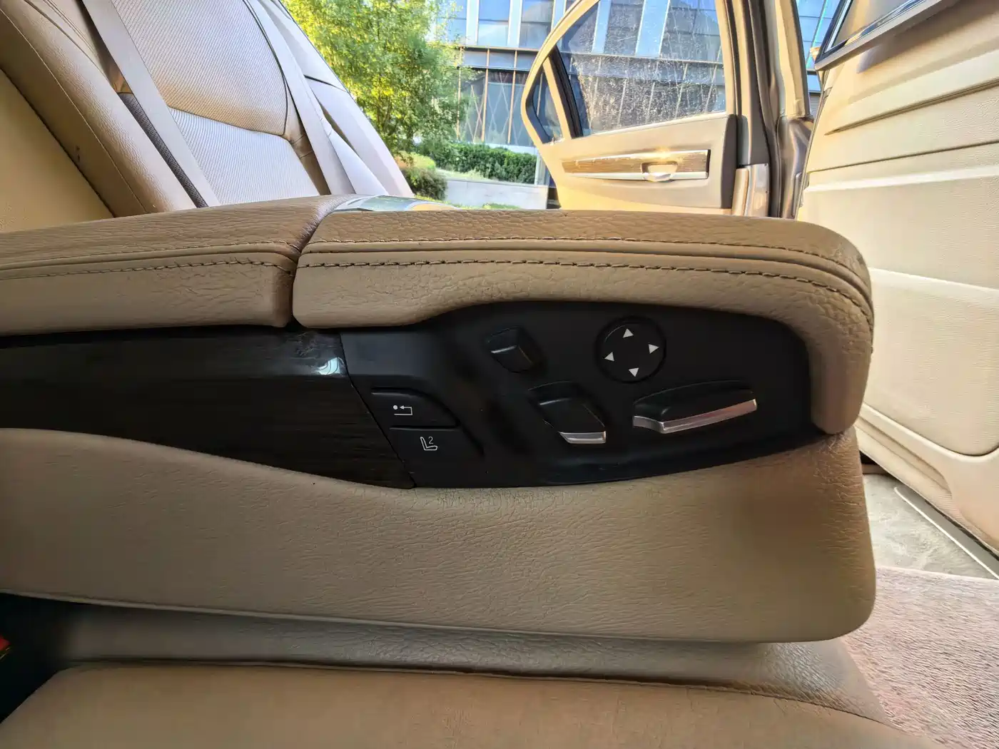 BMW 7 Series 2013 Model 730Li Luxury фото 14