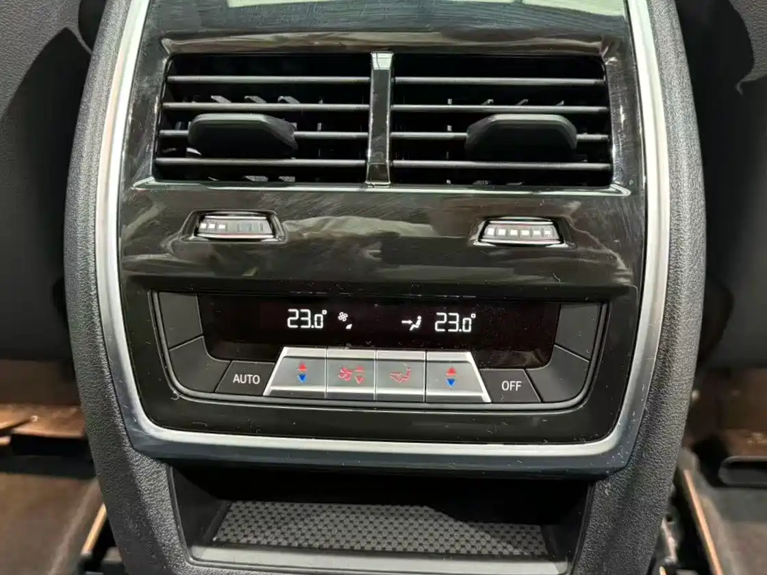 BMW X7 2024 xDrive40i Leading Luxury Package фото 18