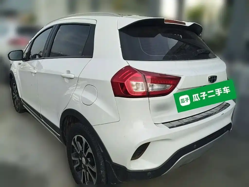 Фото 7 - Geely Vision X3