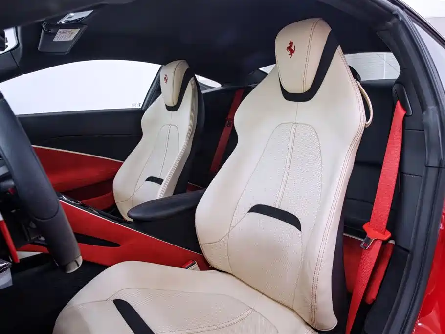 Ferrari Roma 2023 2020 3.9T V8