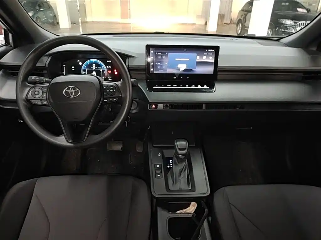 Toyota Corolla Cross 2025 2.0L Pioneer Edition фото 13
