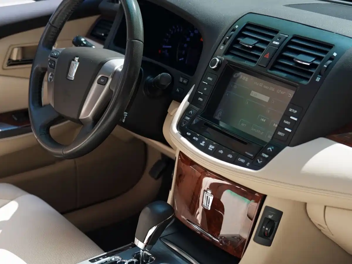 Toyota Crown 2012 2.5L Royal фото 8