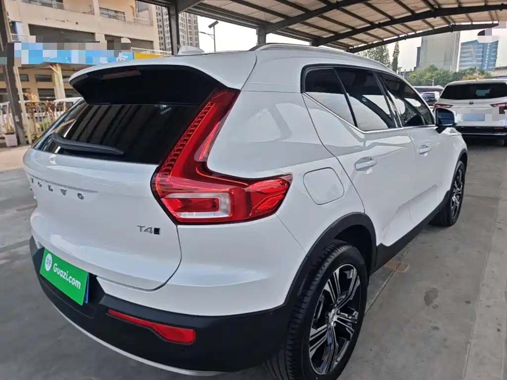 Фото 7 - Volvo XC40