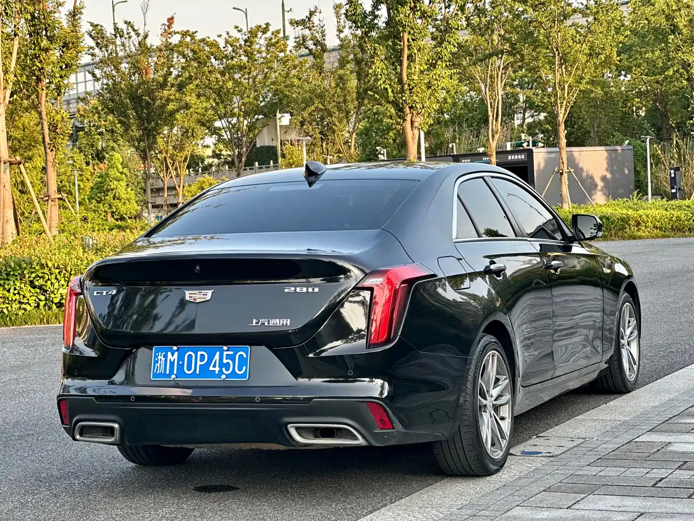 Фото 6 - Cadillac CT4
