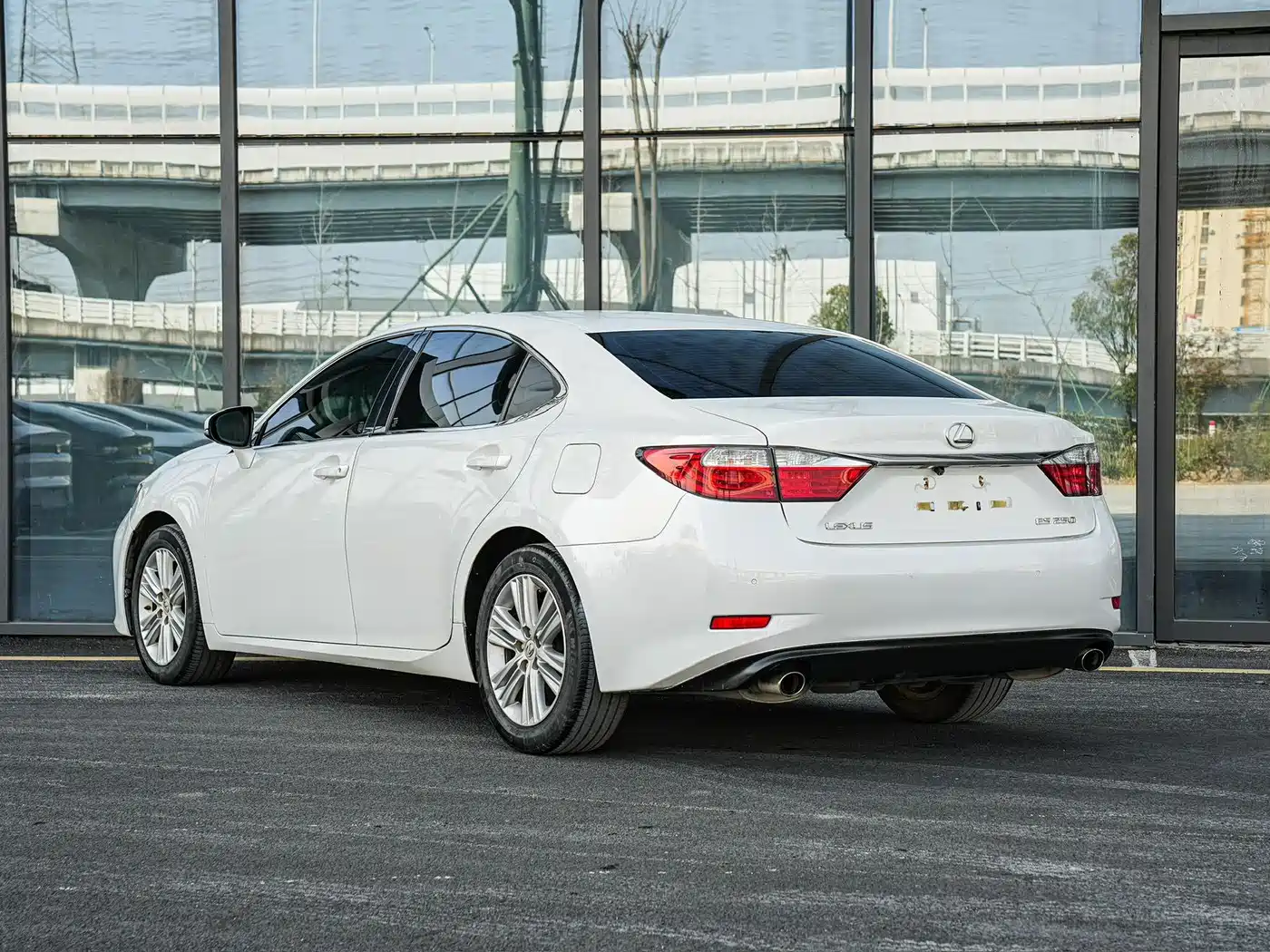 Lexus ES 2013 250 Elite Edition фото 4