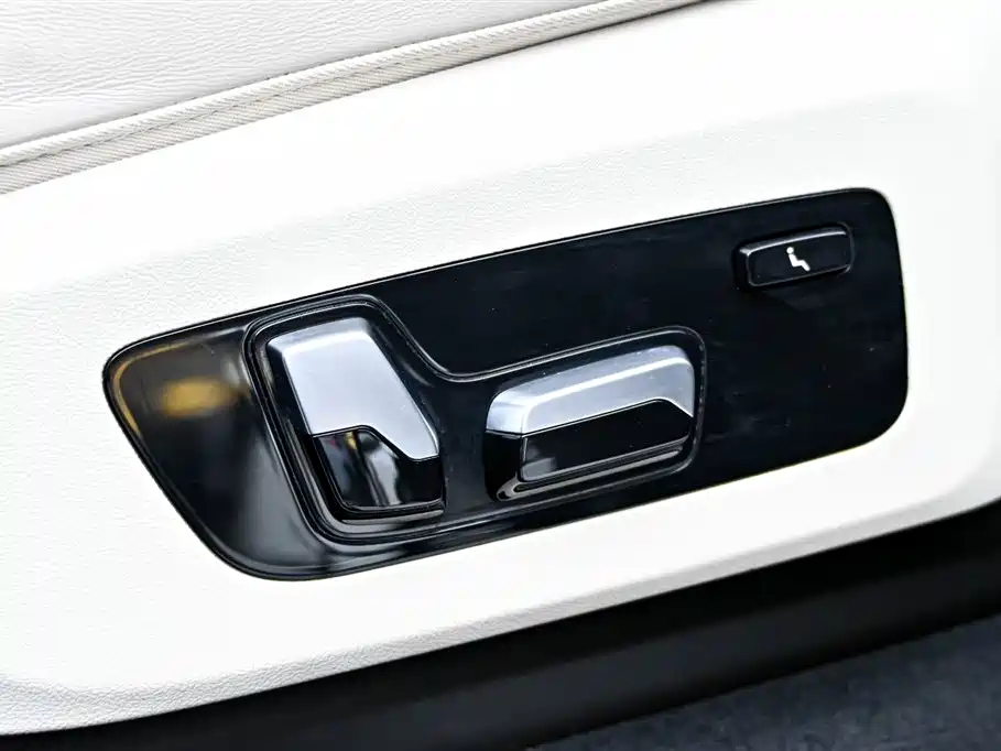 BMW X7 2022 xDrive40i Exclusive M Sport Package фото 26