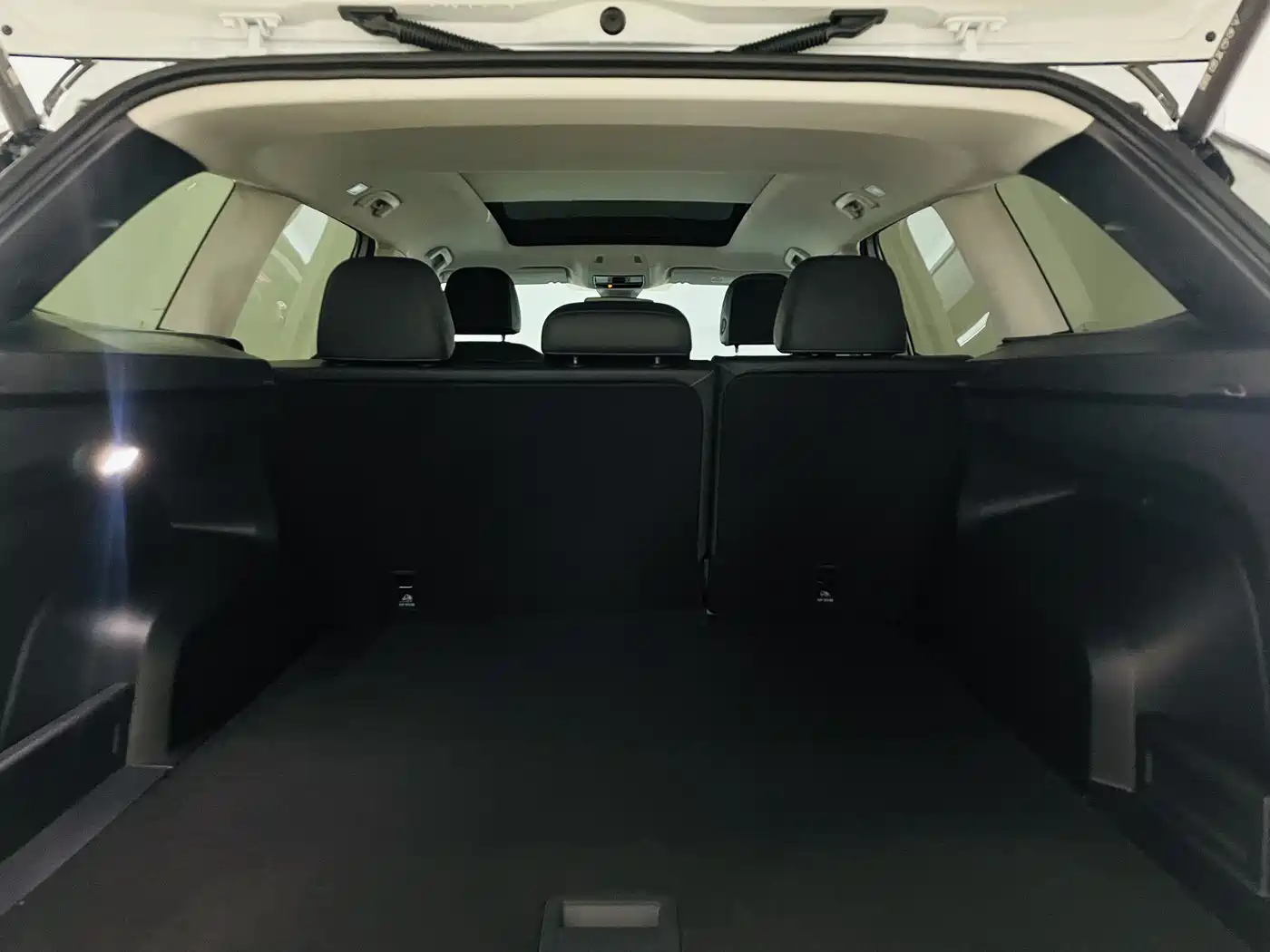 Volkswagen Talagon 2023 380TSI 4WD R-Line Touring Edition фото 18