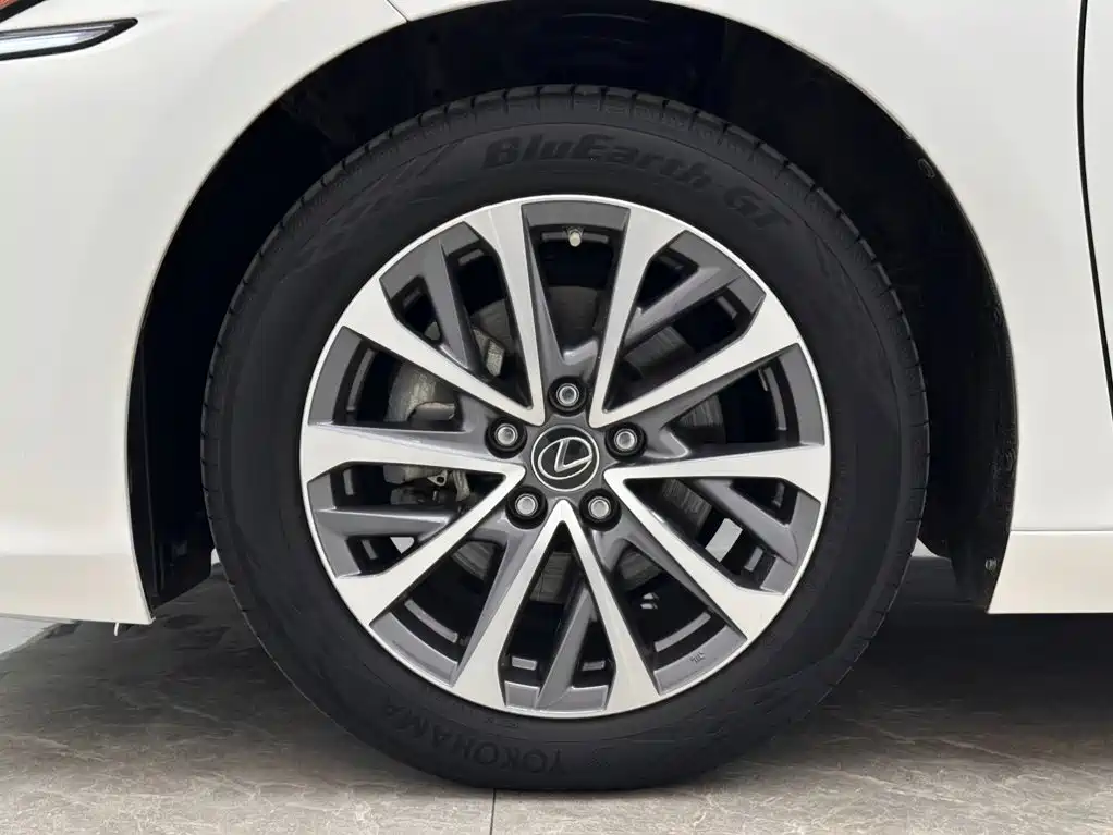 Lexus ES, миниатюра 18