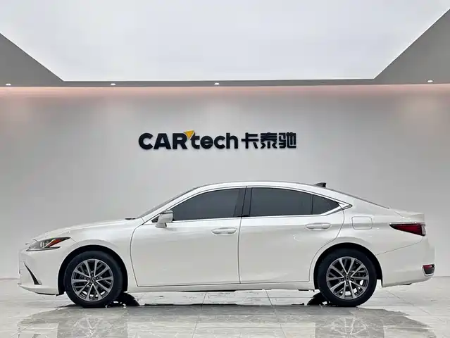 Lexus ES 2022 200 Excellence Edition — фото 2