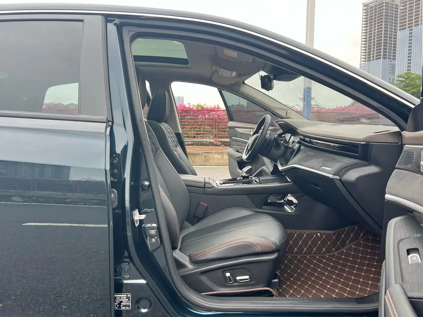 DONGFENG YI HYUN MAX