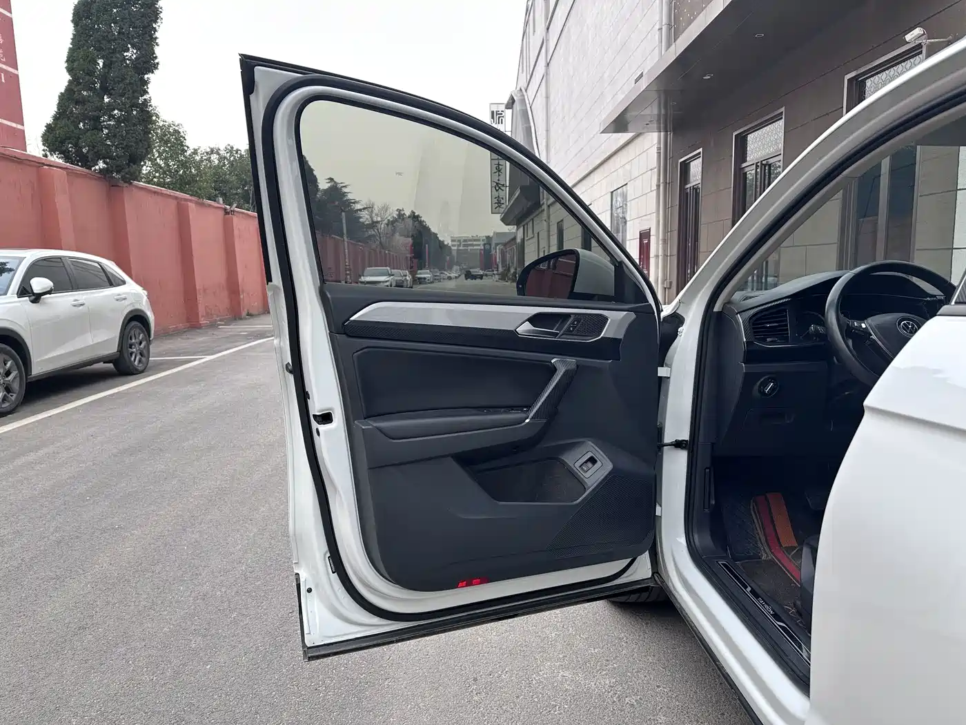 Volkswagen Tayron 2022 280TSI 2WD Luxury Smart Connect Edition фото 18