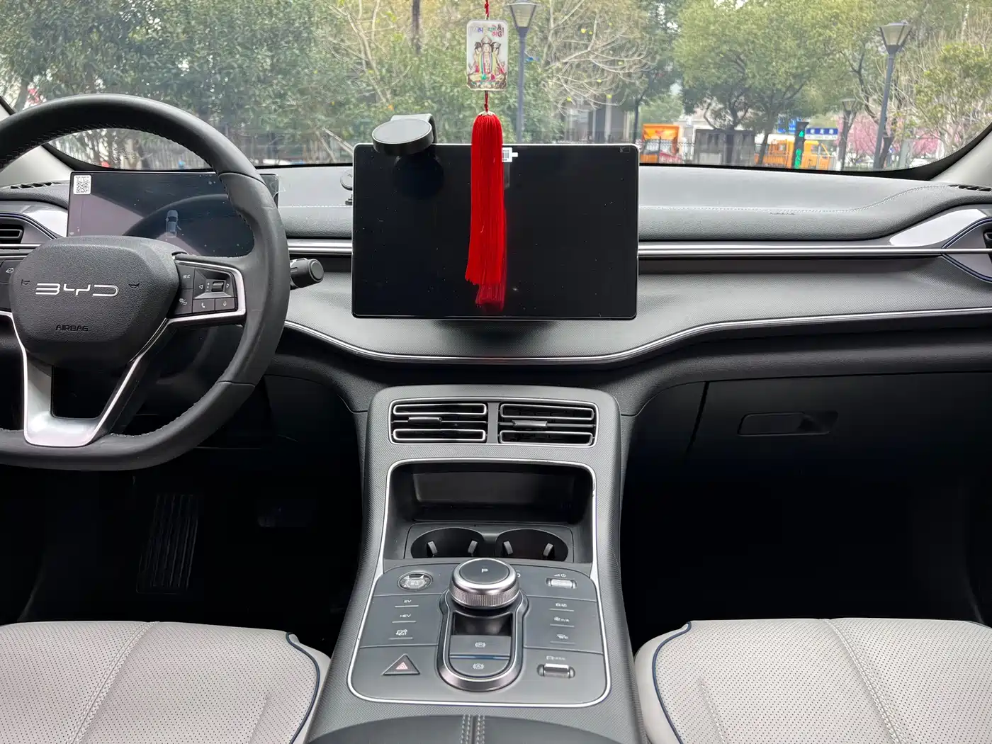 BYD Destroyer 05 2023 Champion Edition DM-i 120KM Premium фото 12
