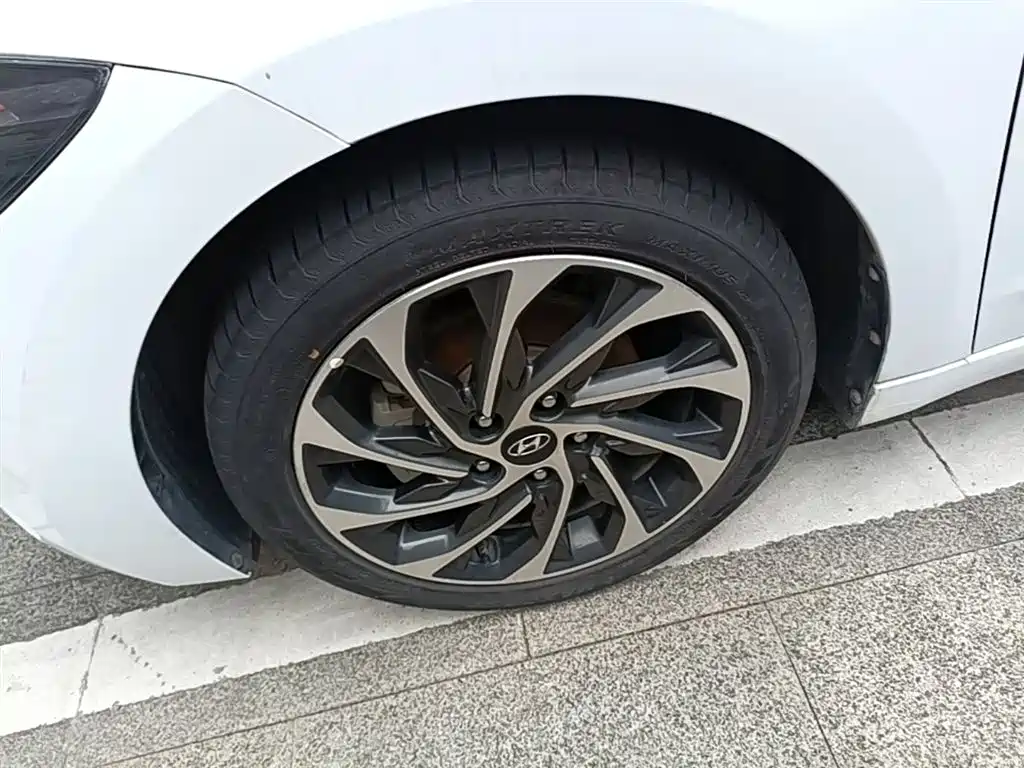 Hyundai Elantra 2020 1.5L CVT Smart Style·Elite фото 23