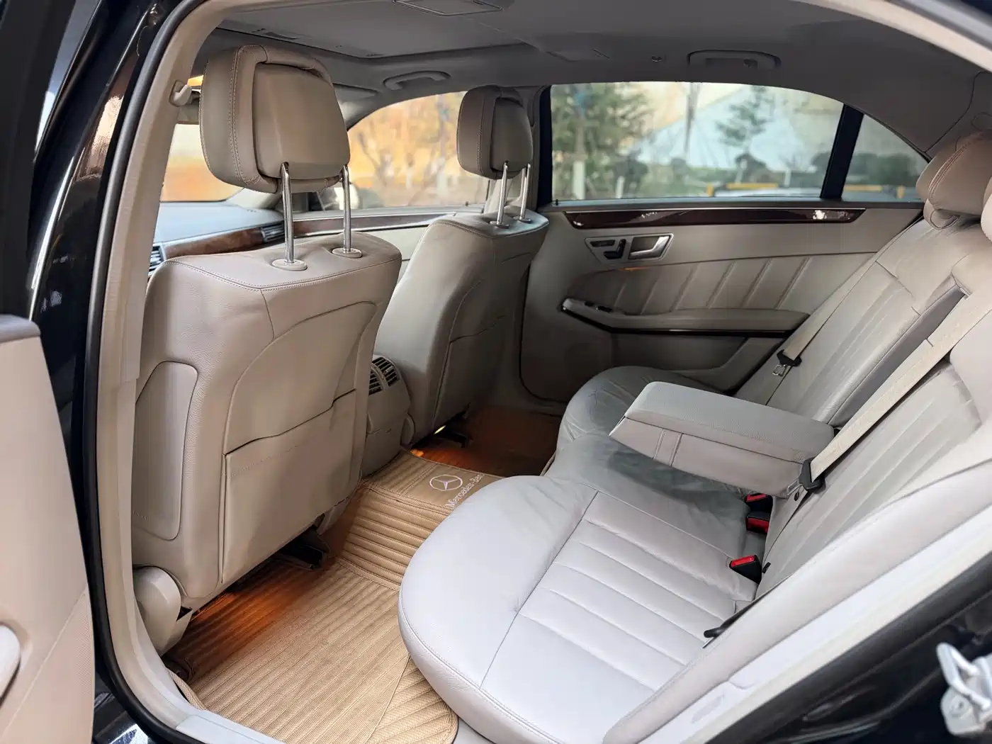 Mercedes-Benz E-Class 2013 E 300 L Elegance фото 12