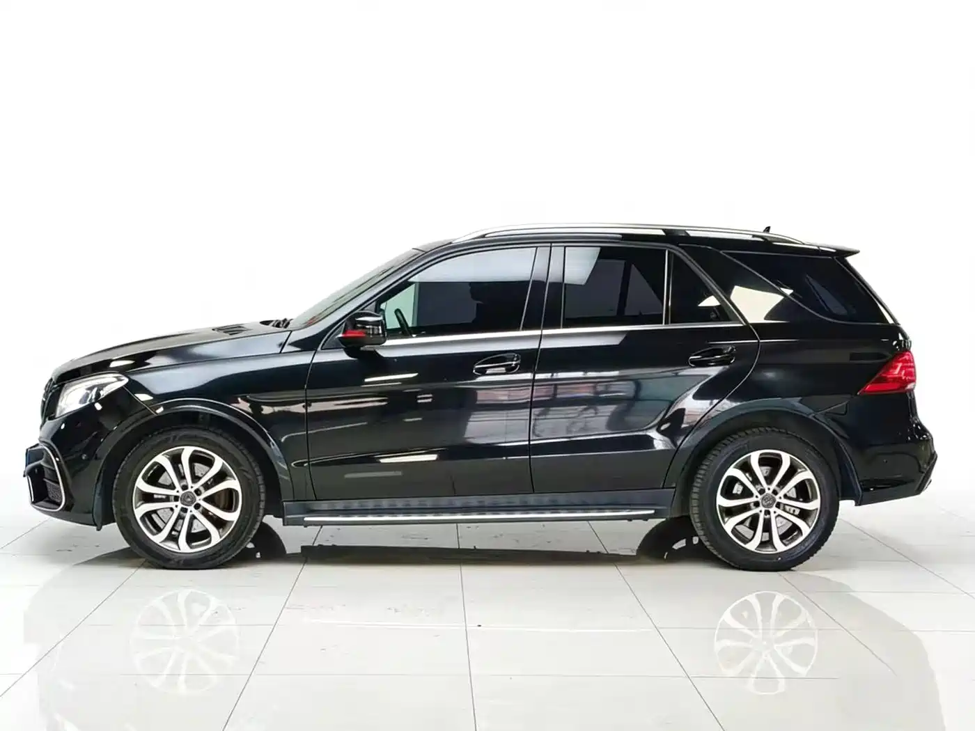 Mercedes-Benz GLE 2016 GLE 320 4MATIC Luxury фото 8