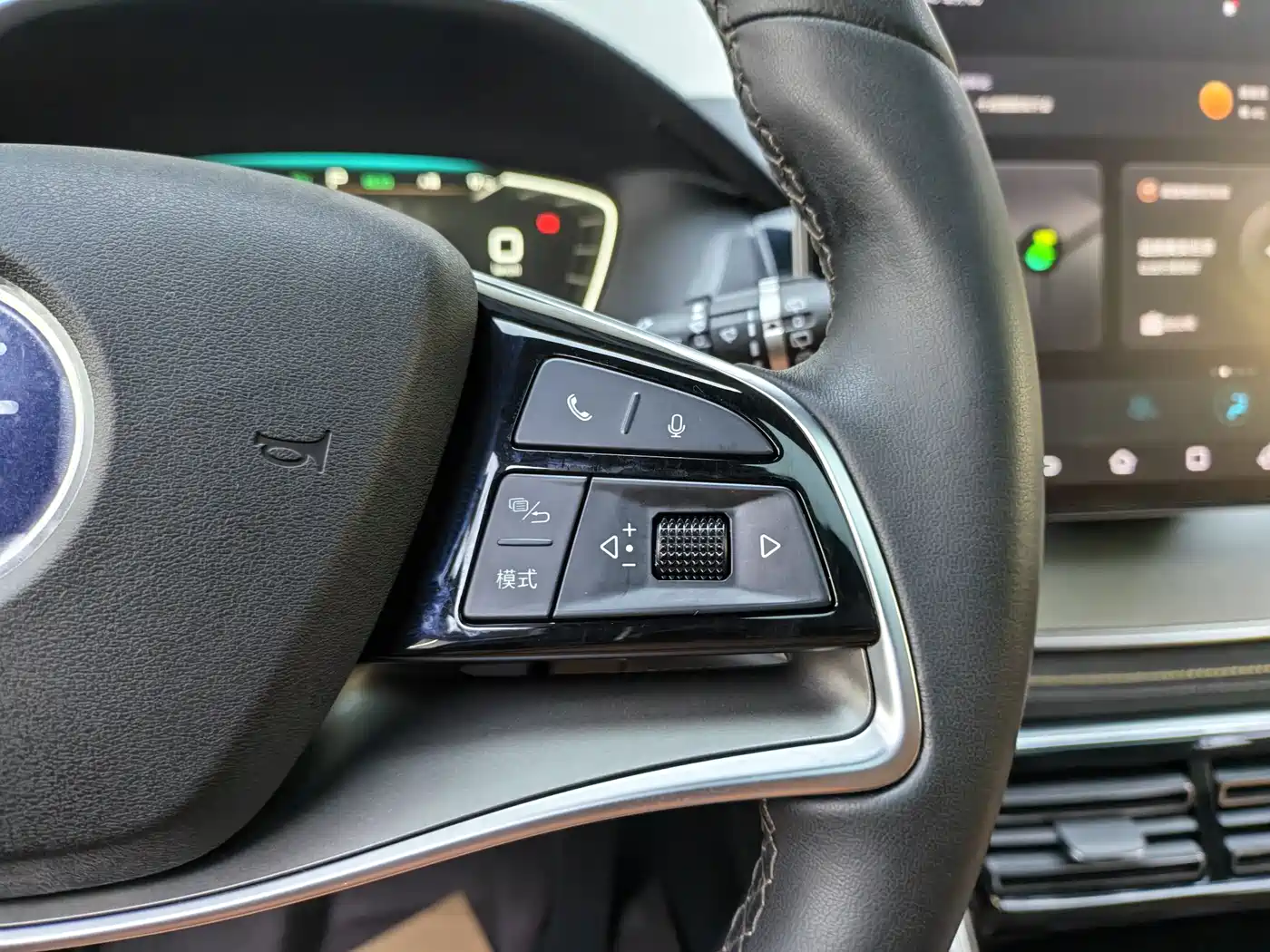 BYD Tang New Energy 2023 Model DM-i Champion Edition 112KM Premium фото 20