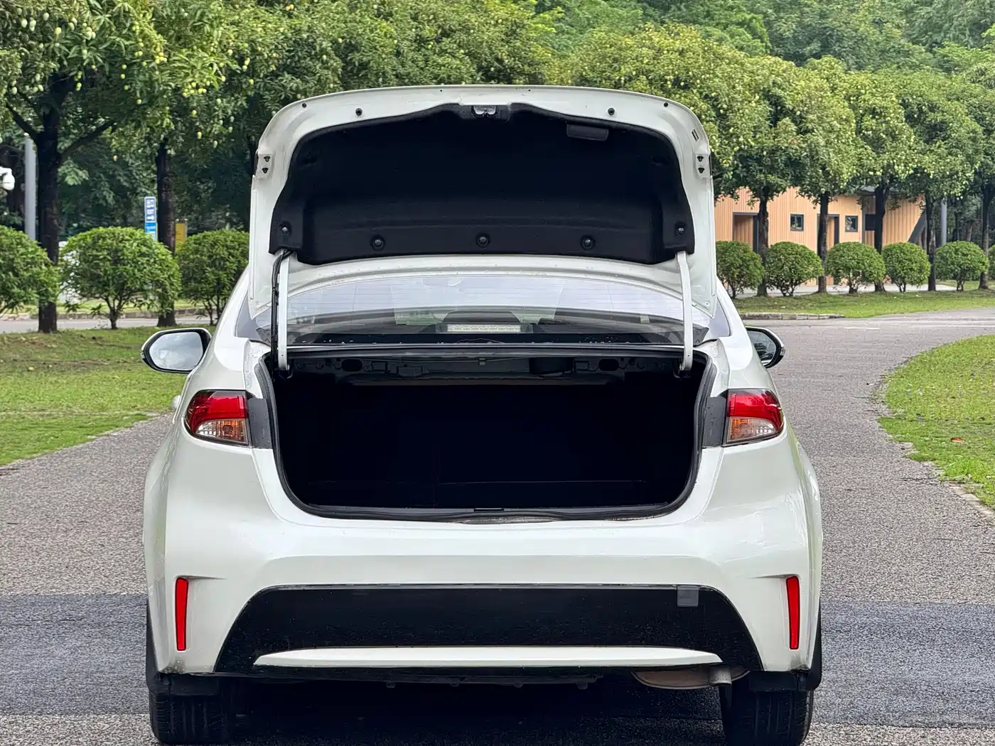 Toyota Levin 2019 Hybrid 1.8H E-CVT Luxury Edition China VI фото 21