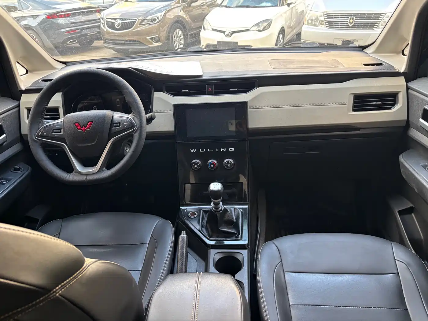 Wuling Motors Wuling Journey 2022 2021 1.5T Manual Luxury Edition