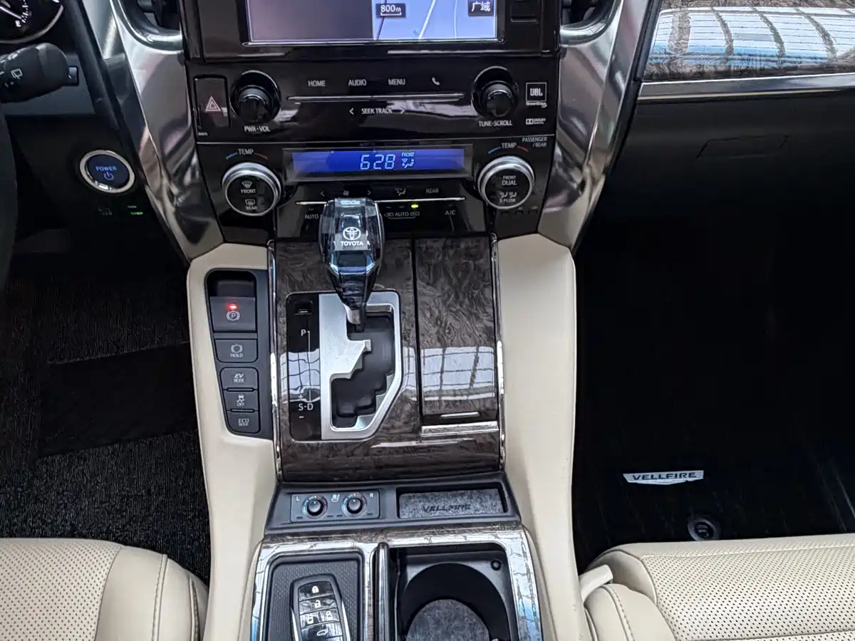 Toyota Vellfire 2019 Hybrid 2.5L HV Premium Edition фото 13