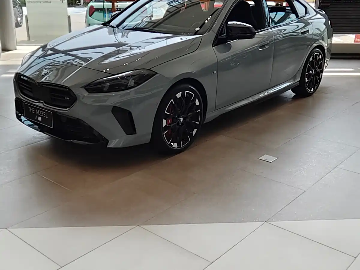 BMW M235L 2026 M235L фото 7