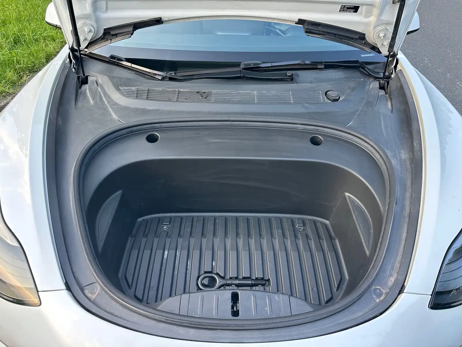 Фото 19 - Tesla Model 3
