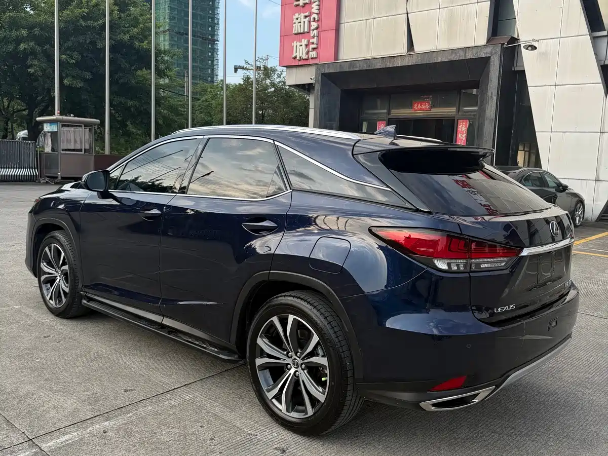 Фото 6 - Lexus RX