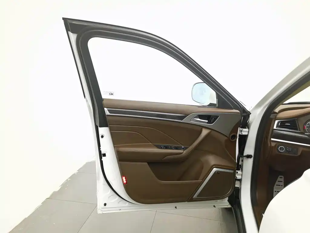 Фото 8 - Haval H7