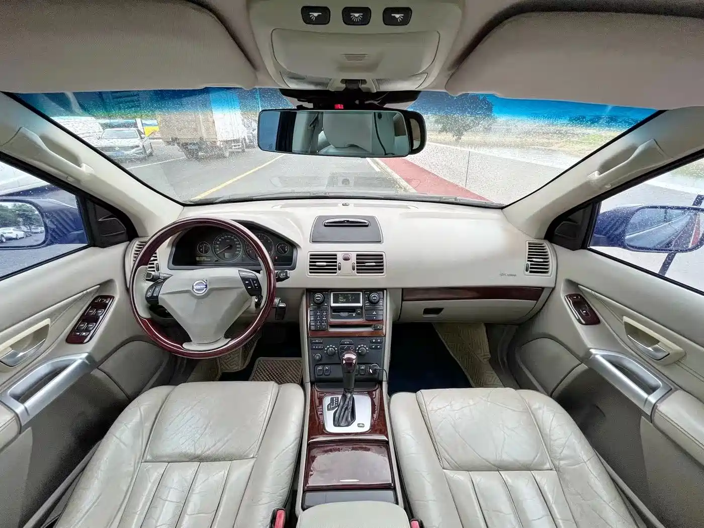 Volvo XC90 2009 2006 4.4 V8 AWD 5-seater Executive