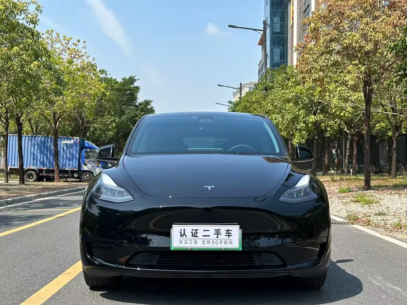 TESLA MODEL Y