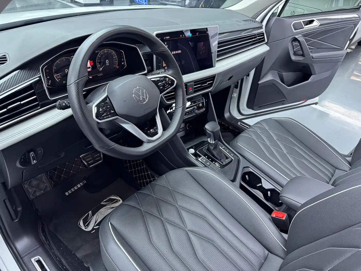 Volkswagen Tiguan L 2023 330TSI Auto 2WD R-Line Premium Edition фото 6